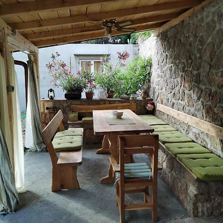Studio Apartmani Karlobag Exterior foto