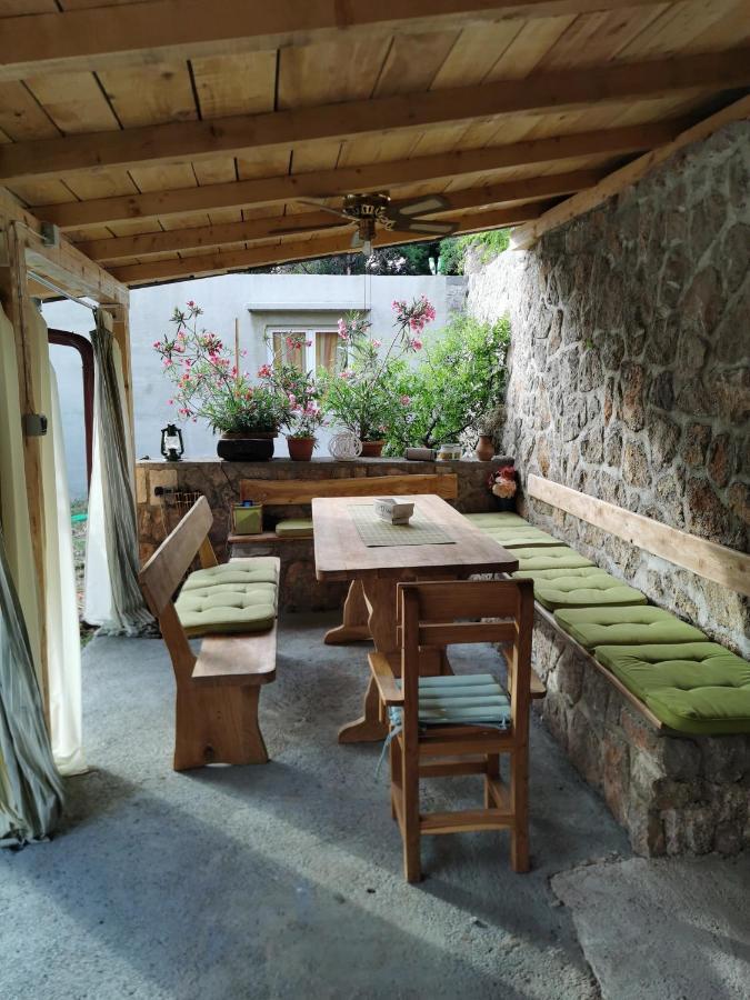 Studio Apartmani Karlobag Exterior foto