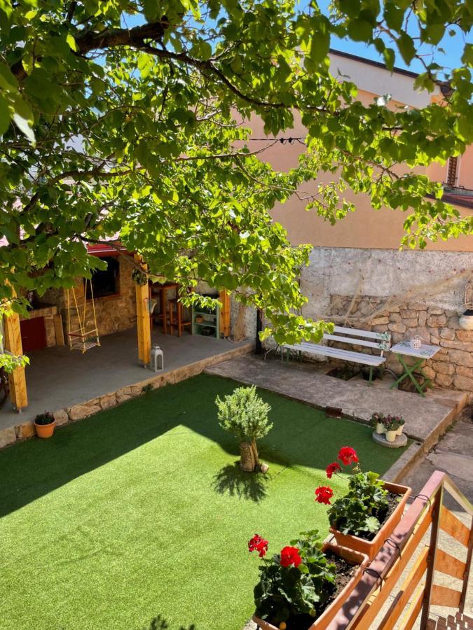 Studio Apartmani Karlobag Exterior foto