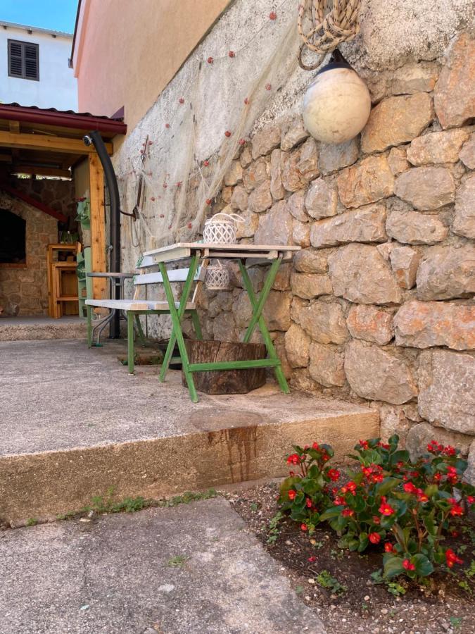 Studio Apartmani Karlobag Exterior foto