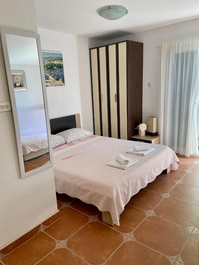 Studio Apartmani Karlobag Exterior foto
